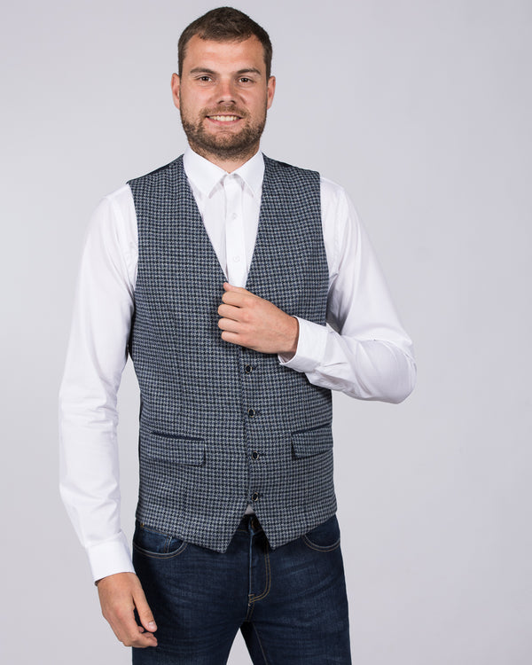 Skopes Gillis Slim Fit Tall Waistcoat (navy/grey check)